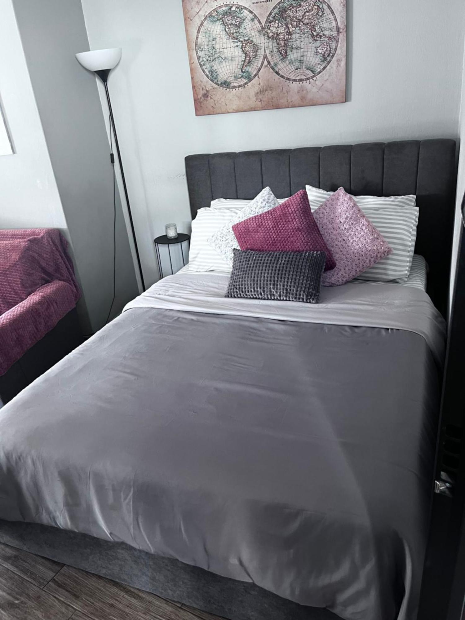 Cozy Studio Apartment In The Heart Of เอเธนส์ ภายนอก รูปภาพ